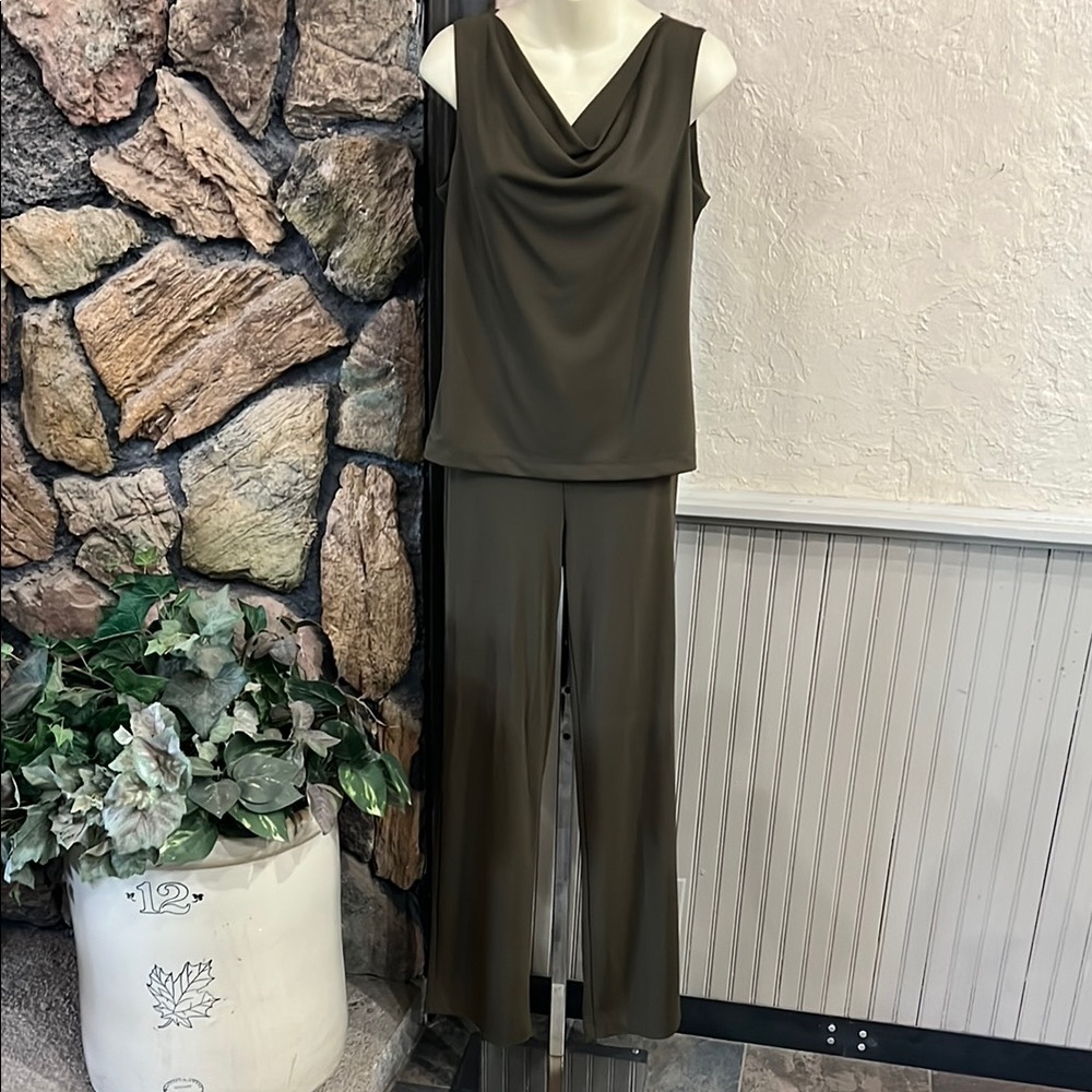 Kenneth Cole Green Pant Set with Wide-Leg Design